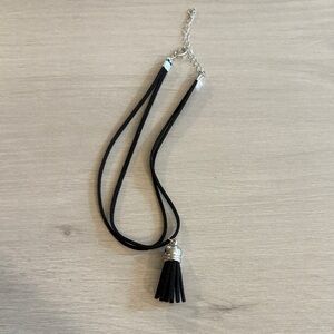 Black choker necklase